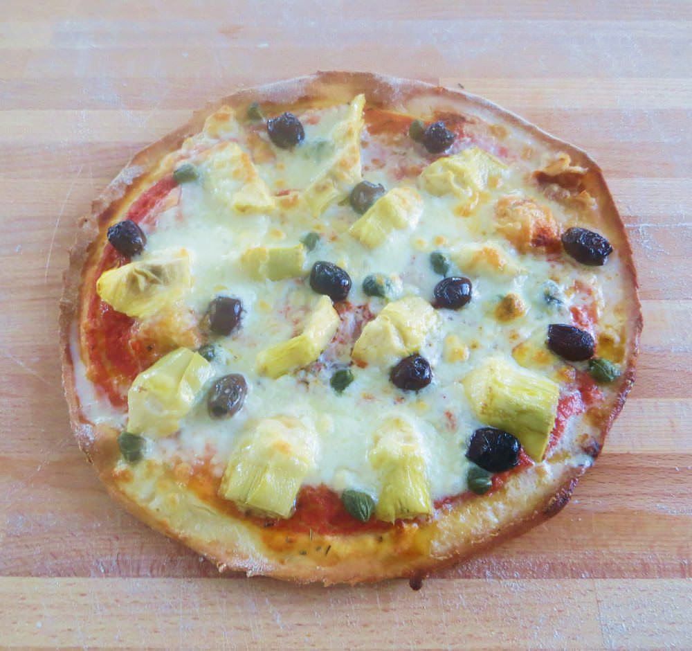 Pizza Con Olive Carciofini E Capperi Ricette Della Nonna