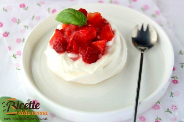 Pavlova alle fragole