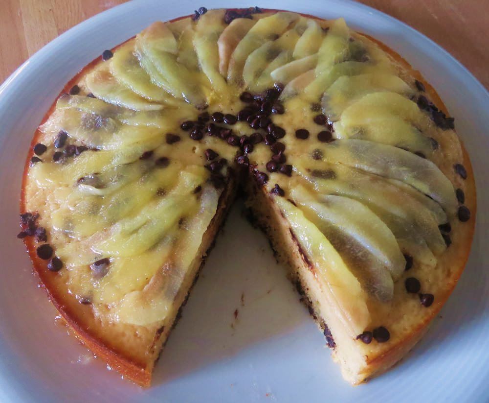Torta di yogurt, cioccolato e pere | Ricette della Nonna