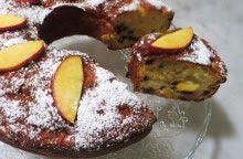 Ciambella alle pesche, mela e cioccolato