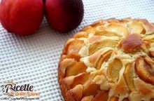 Torta soffice di yogurt e pesche