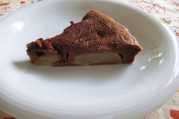 Clafoutis di pere, cioccolato e cannella