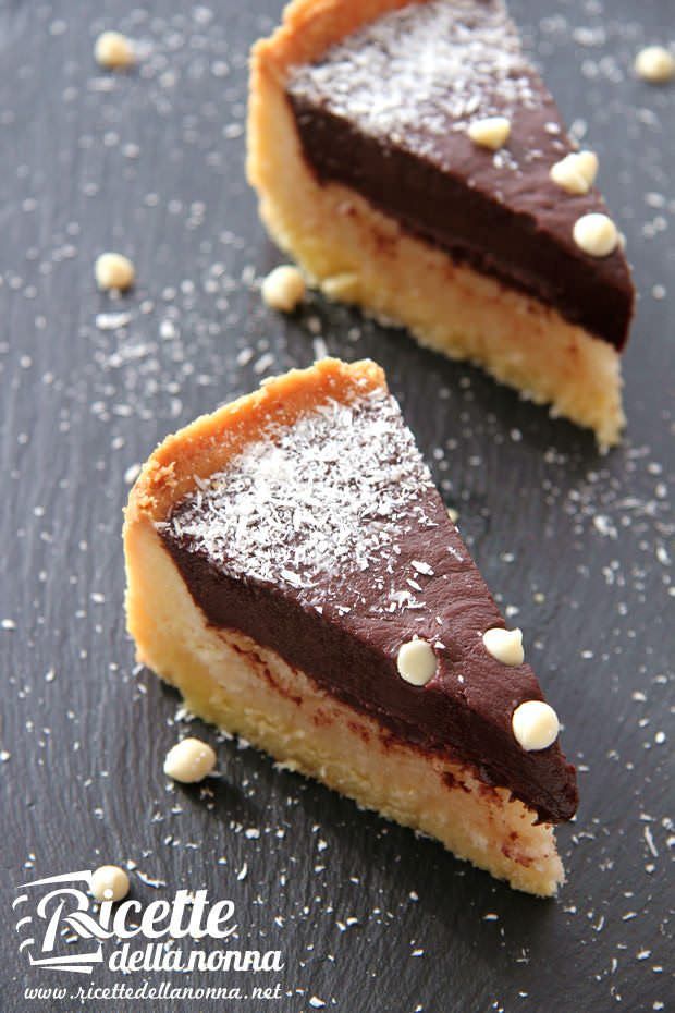 Crostata cocco, mandorle ganache cioccolato ricetta e foto