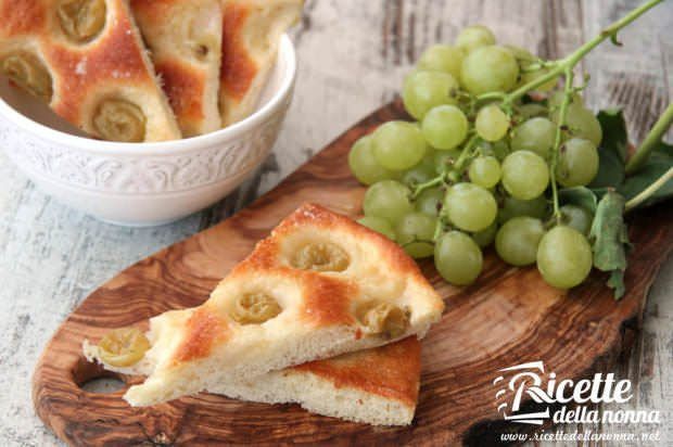 Ricetta focaccia all'uva