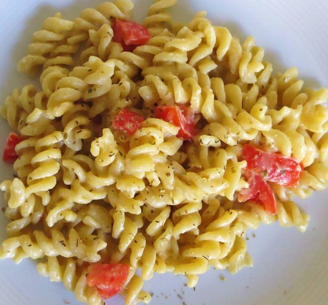 fusilli con pesto di cannellini e origano