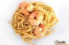 Spaghetti con gallinella e gamberi