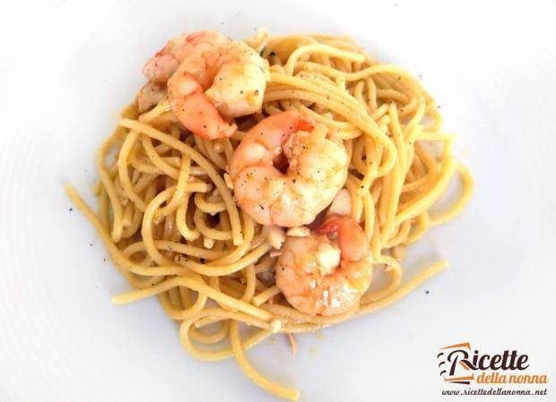 Ricetta spaghetti gamberi e gallinella