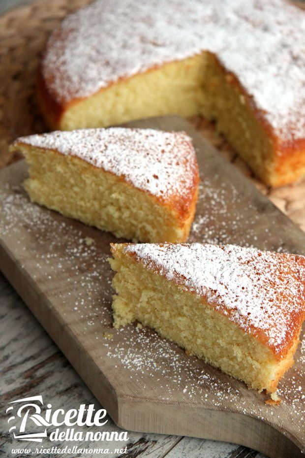 Torta al latte caldo - Ricetta classica e gustosa