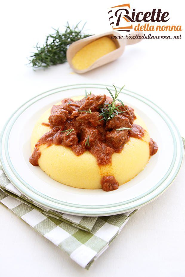 Foto spezzatino con polenta