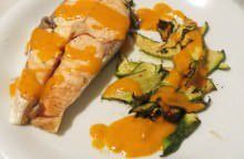 Salmone al forno con emulsione di pomodorini