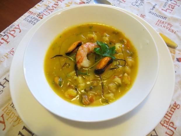 Zuppa di zucca, ceci, gamberi e cozze ricetta e foto