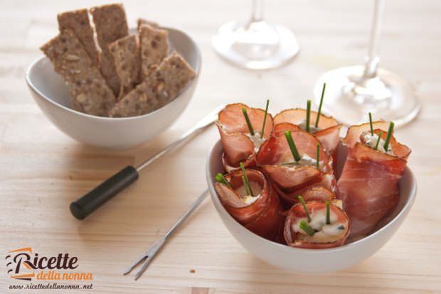 Antipasti Di Natale Sfiziosi E Veloci.Coni Di Speck E Robiola Alle Erbe Ricette Della Nonna