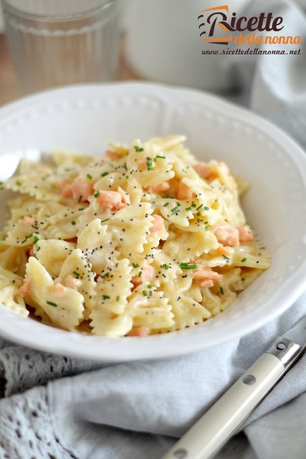 Farfalle cremose al salmone ricetta e foto