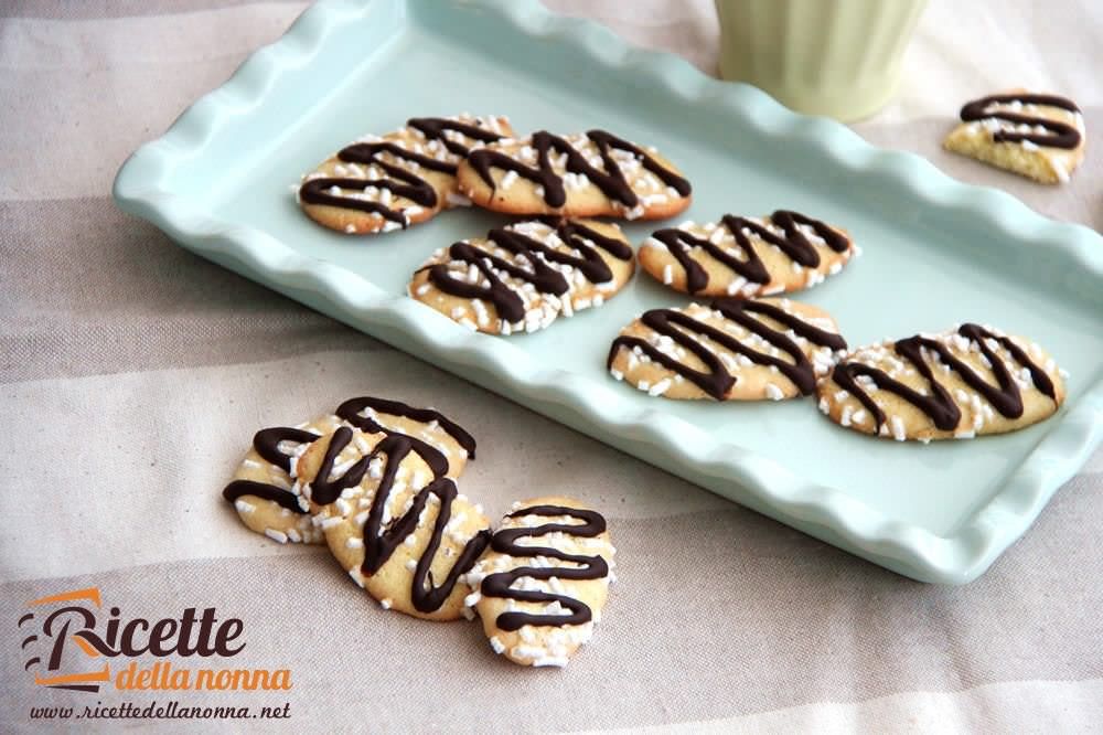 Ricetta Biscotti Tresor con granella di zucchero e glassa ...