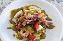 Gamberi, calamari e verdure