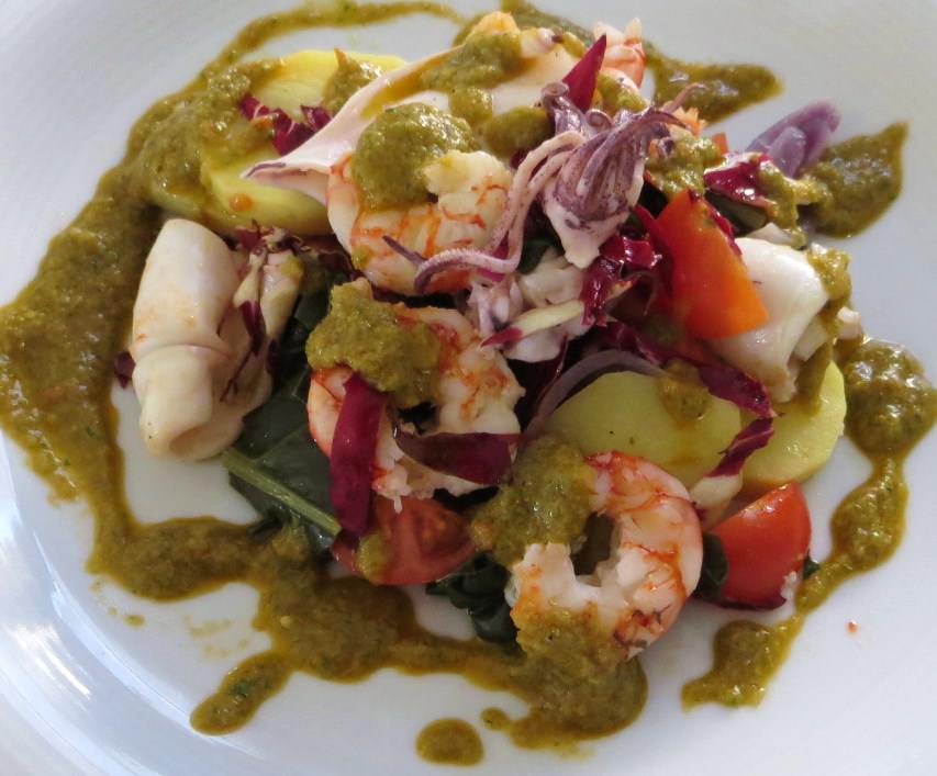 gamberi, calamari e verdure