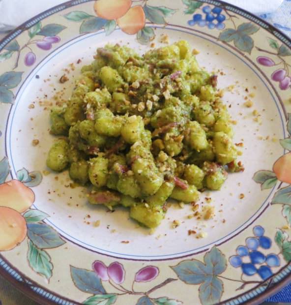 gnocchetti-alle-noci-prezzemolo-e-speck