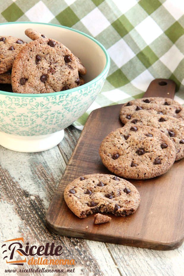 Biscotti con le gocce di cioccolata