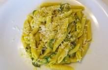 Pennette alla carbonara di zucchine in fiore