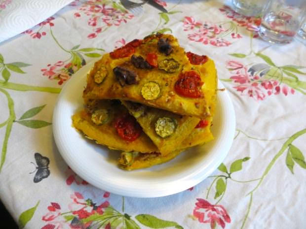 Farinata con noci, pomodorini e zucchine ricetta e foto