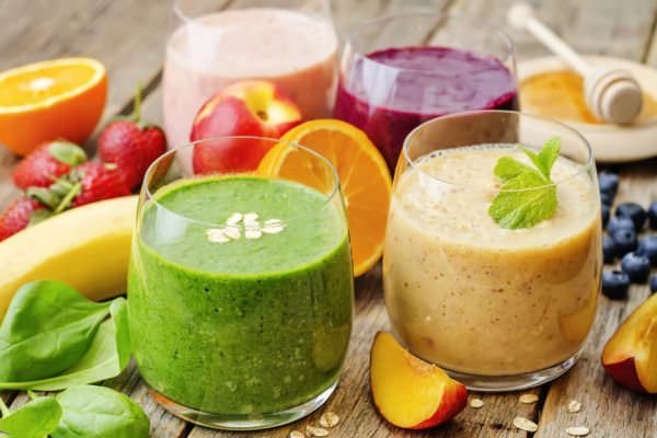 La soluzione giusta per combattere il caldo estivo? Originali smoothie di frutta!