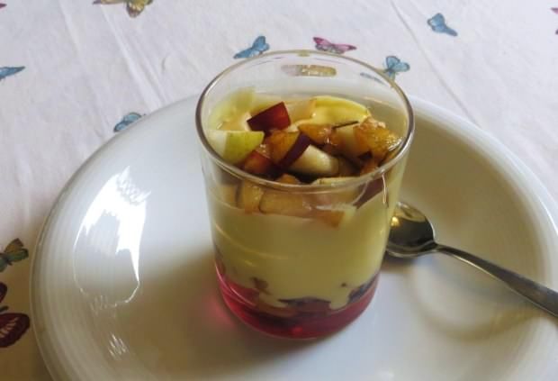 Crema ricca con macedonia