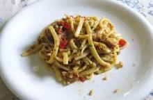 Scialatelli con noci, zucchine e triglie