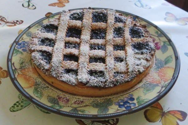 Crostata con marmellata ai frutti di bosco