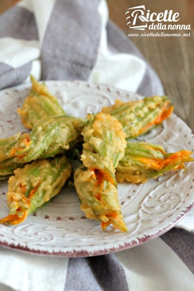 Fiori di zucca fritti in pastella ricetta e foto