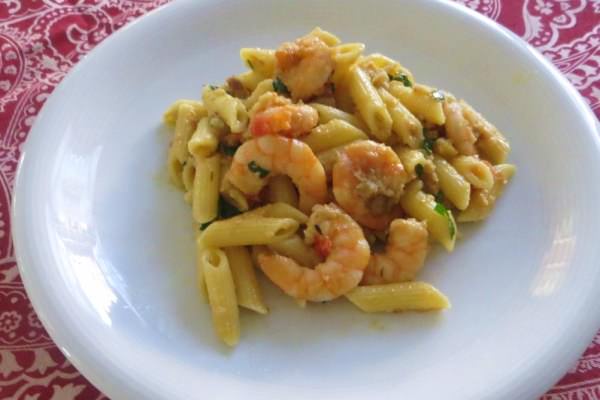 Pennette con gamberi e melanzane