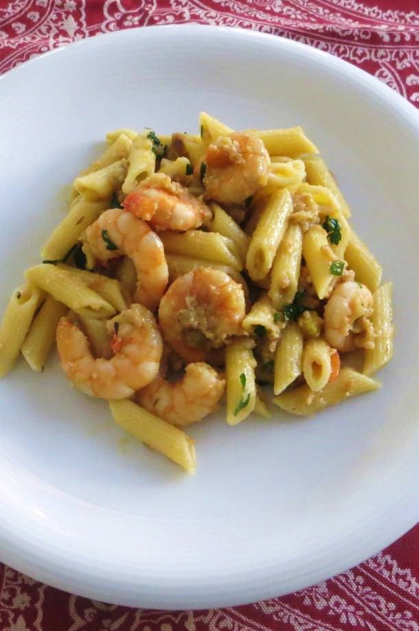 Pennette con gamberi e melanzane ricetta e foto