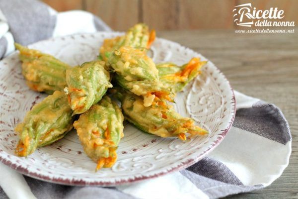 Fiori di zucca fritti