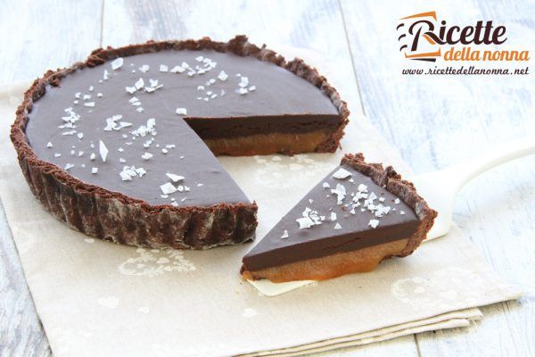 Crostata al cioccolato al caramello salato