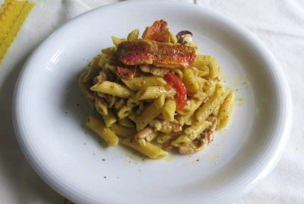 Pennette alla crema di finocchio, calamari e triglie