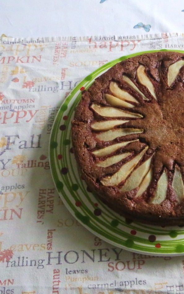 Torta nera con pere e farina di riso