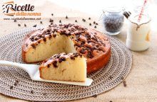 Torta soffice con yogurt e gocce di cioccolata