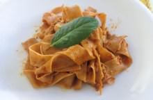 Tagliatelle di castagne al ragù