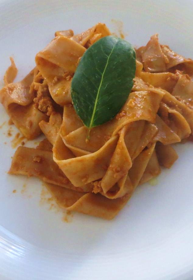 Tagliatelle di castagne al ragù