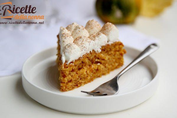 Torta soffice con zucca e mandorle