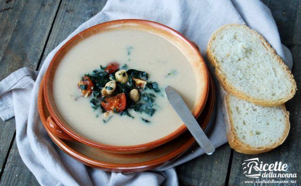 vellutata di ceci e tofu con sautè di cavolo nero