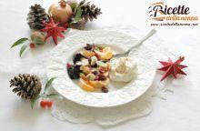 Macedonia speziata di frutta secca e mousse alla ricotta