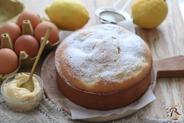 Torta nua alla crema pasticcera