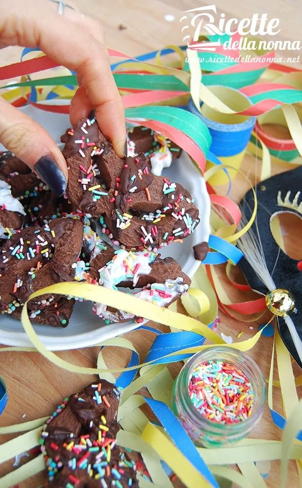 Biscotti al cioccolato di frolla montata vegan