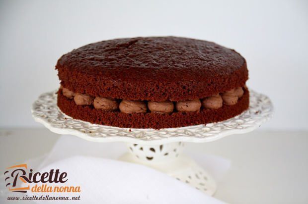 Torta-al-cacao-con-ganache-montata-al-cioccolato