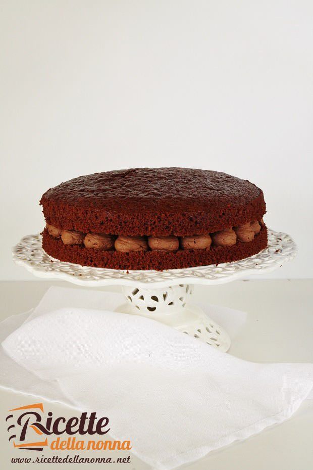 Torta-al-cacao-con-ganache-montata-al-cioccolato