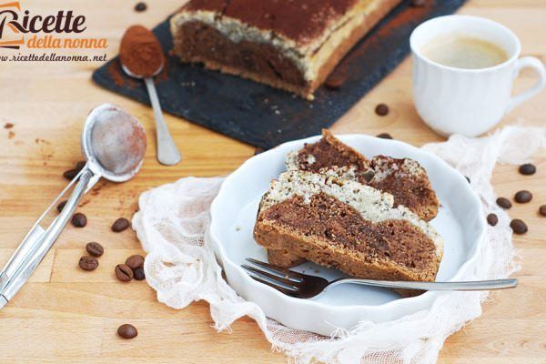 È incredibilmente soffice e profumato: a questo plumcake vegan nessuno riuscirà a resistere grazie ad un ingrediente segreto