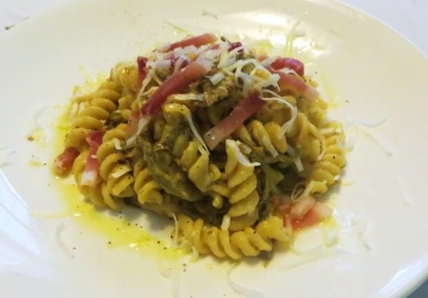 Fusilli ai carciofi, prosciutto e pecorino