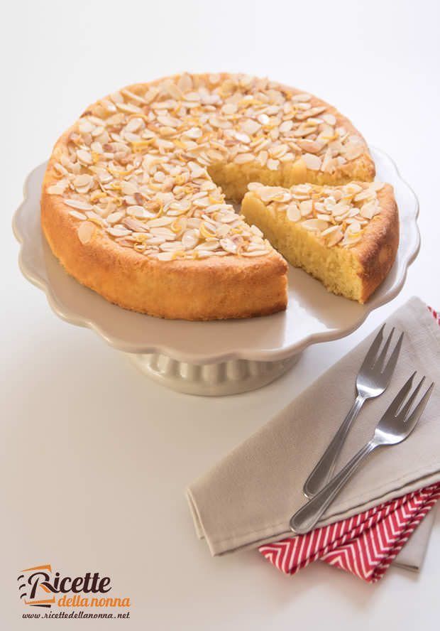 Foto Torta di mandorle e ricotta al profumo di limone