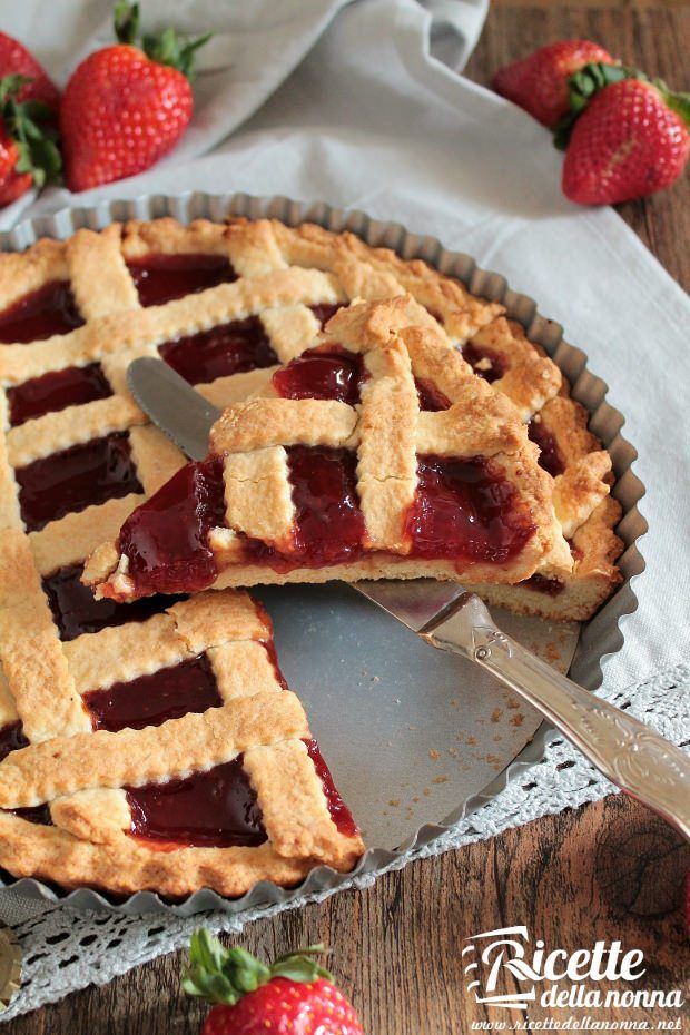 Crostata morbida alle fragole buonissima - Ricetta facile