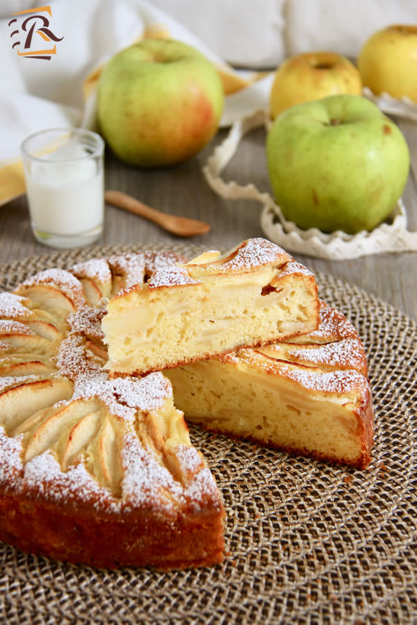 Torta con mele e yogurt